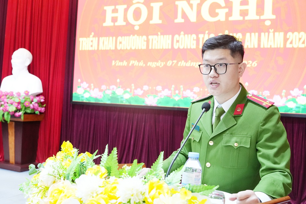 Phát biểu ý kiến và trình bày tham luận