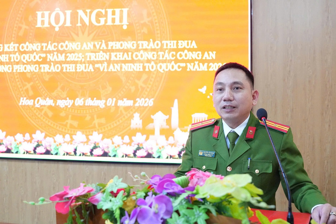 Đồng chí Thiếu tá Nguyễn Văn Minh, Trưởng Công an xã Hoa Quân phát biểu