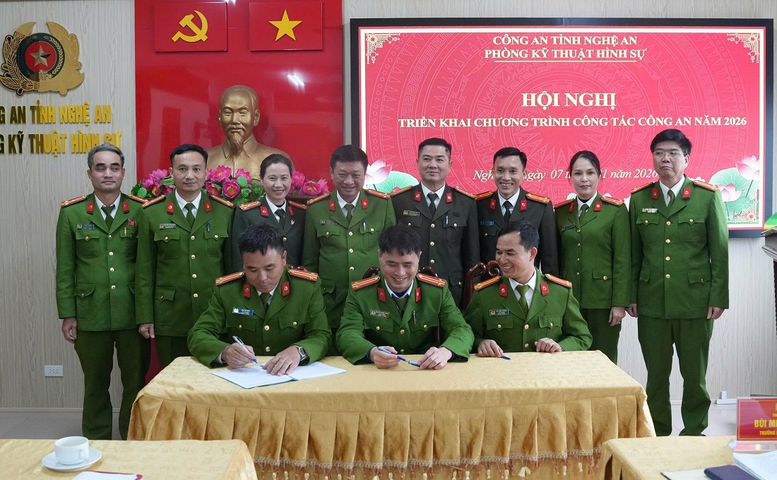 Ký kết giao ước thi đua