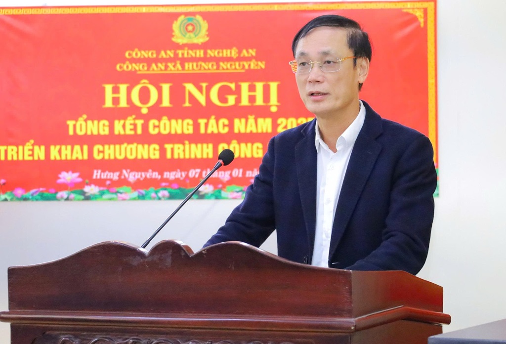 Đồng chí Nguyễn Trường Giang - Ủy viên Ban Chấp hành Đảng bộ tỉnh, Bí thư Đảng ủy, Chủ tịch HĐND xã phát biểu