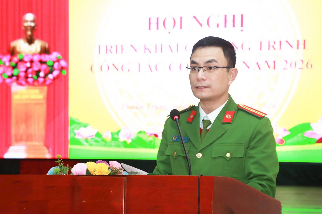 Đồng chí Thiếu tá Trần Văn Ngọc, Trưởng Công an xã Thuần Trung phát biểu