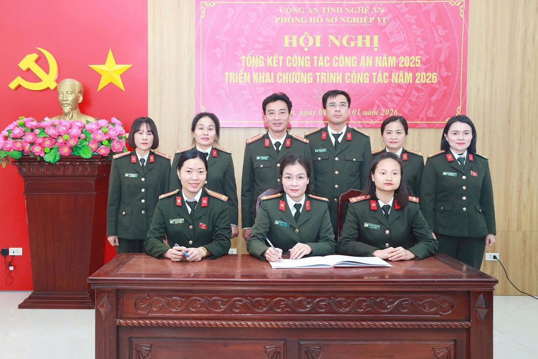 Ký cam kết thực hiện phong trào thi đua năm 2026