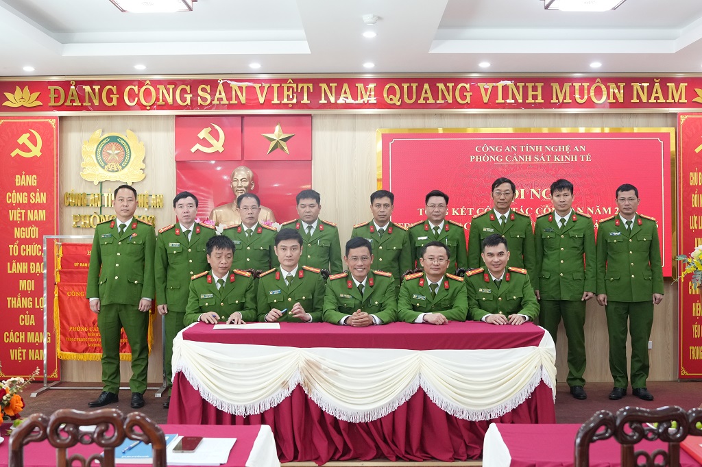 Ký kết giao ước thi đua 