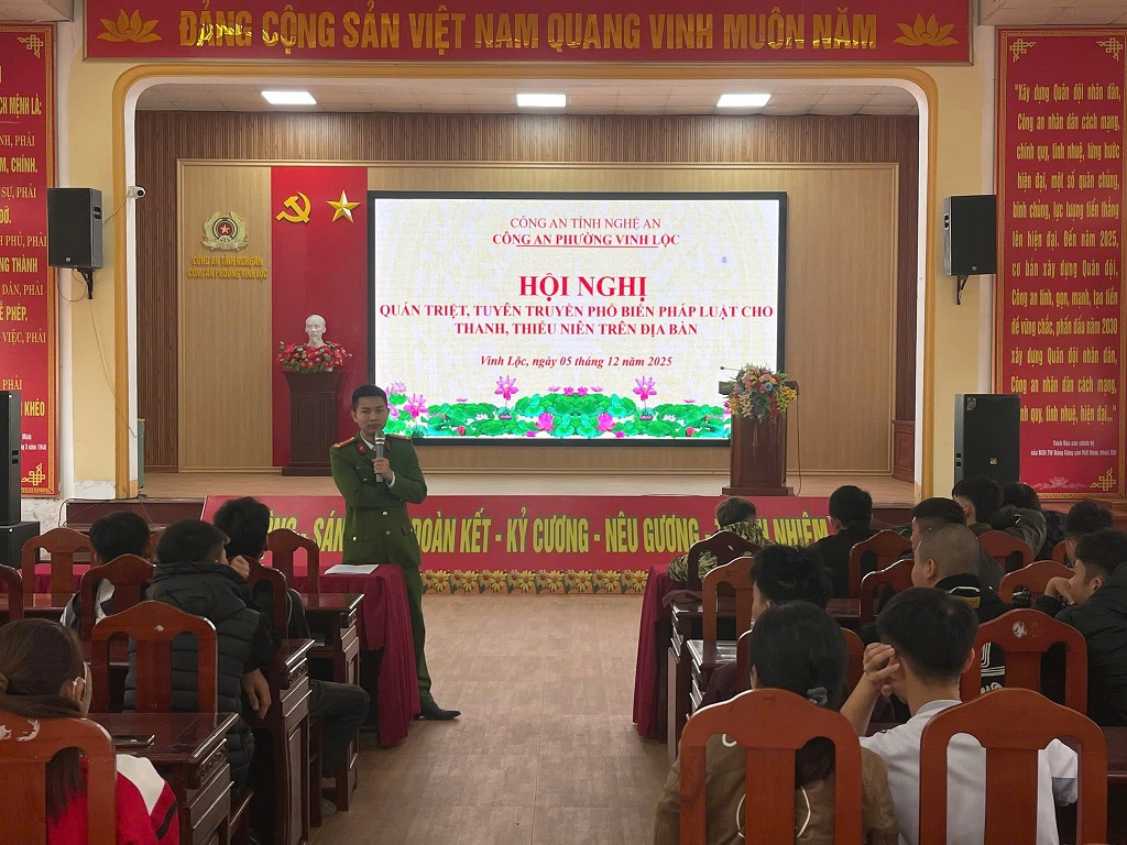   Công an phường Vinh Lộc tăng cường tuyên truyền pháp luật cho học sinh, thanh, thiếu niên