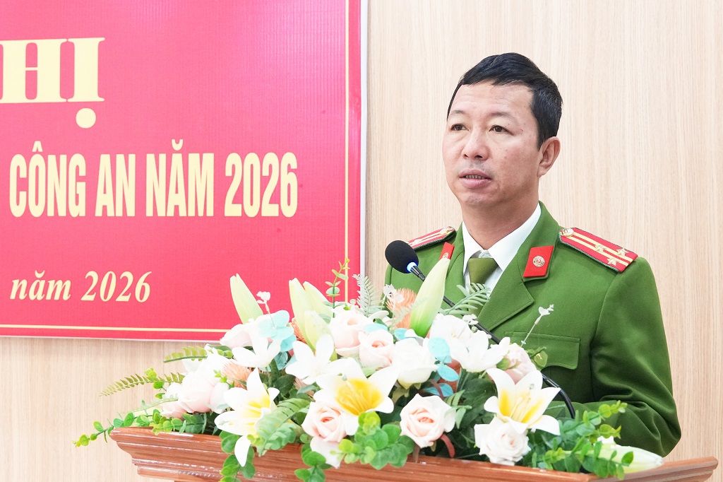 Đồng chí Thượng tá Nguyễn Hữu Cường, Trưởng phòng Cảnh sát ĐTTP về ma túy phát biểu tại Hội nghị       