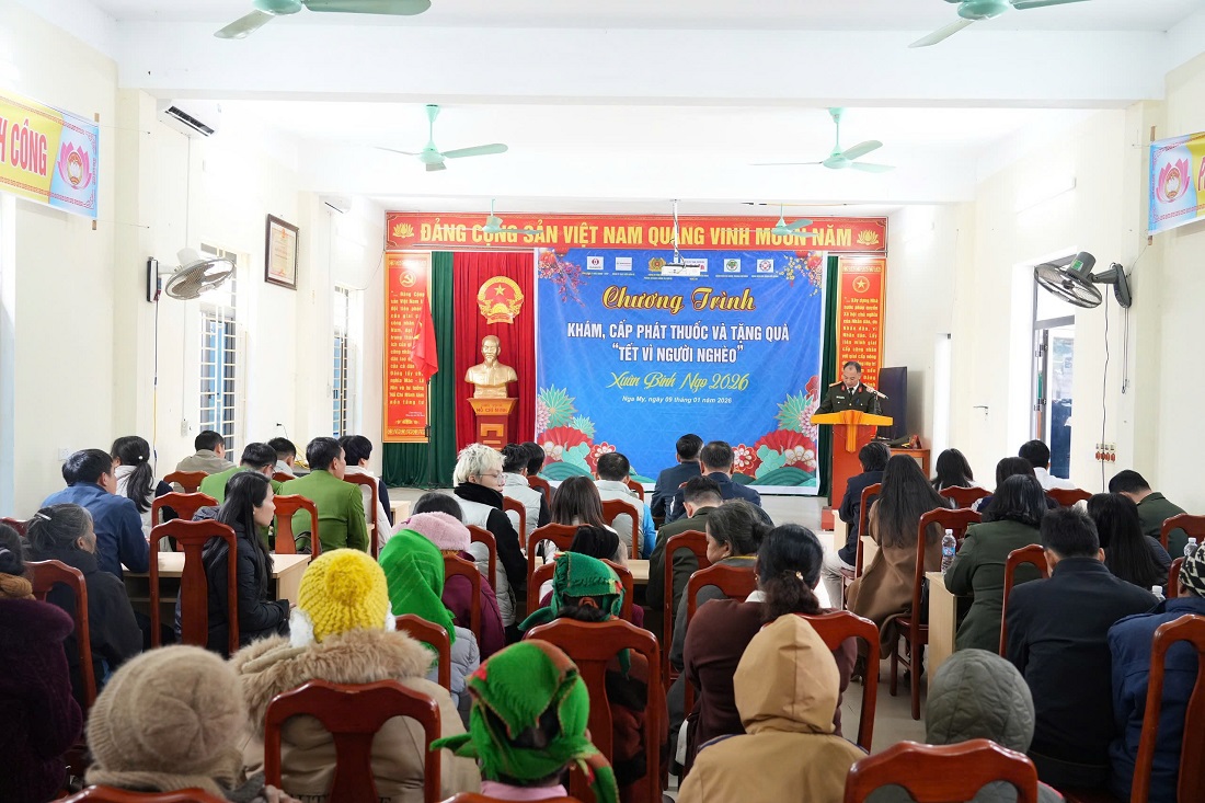 Toàn cảnh chương trình khám, cấp phát thuốc và tặng quà 