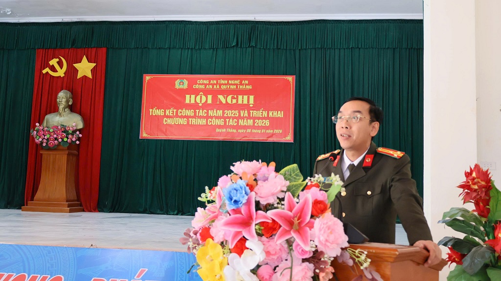 Đồng chí Thượng tá Tạ Đình Tuấn, Trưởng phòng Hậu cần Công an tỉnh phát biểu tại Hội nghị.