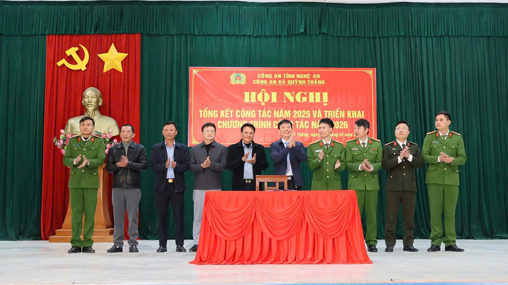 Ký kết giao ước thi đua