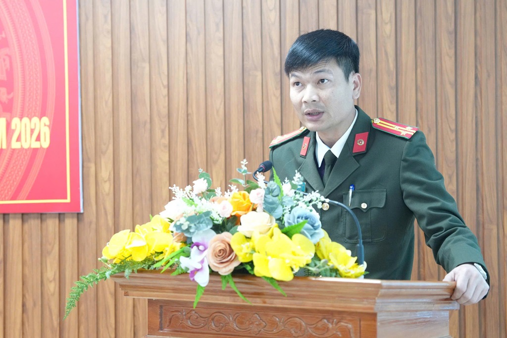 Đồng chí Thượng tá Trần Thiện Giang, Trưởng phòng An ninh mạng và phòng, chống tội phạm sử dụng công nghệ cao phát biểu