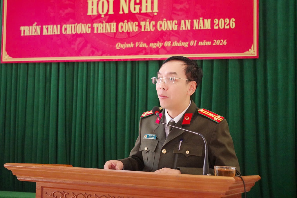 Đồng chí Thượng tá Tạ Đình Tuấn, Trưởng phòng Hậu cần Công an tỉnh phát biểu tại Hội nghị.