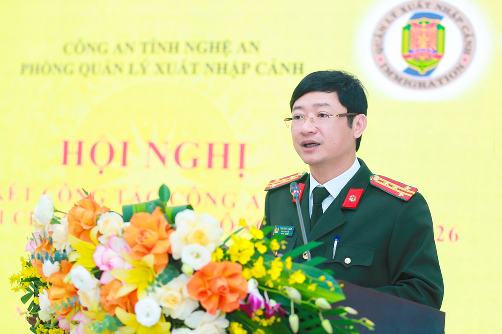 Đồng chí Đại tá Trần Ngọc Tuấn - Ủy viên Ban Thường vụ Đảng ủy, Phó giám đốc Công an tỉnh phát biểu chỉ đạo tại Hội nghị