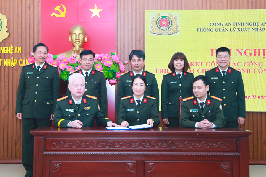 Ký cam kết thực hiện phong trào thi đua năm 2026