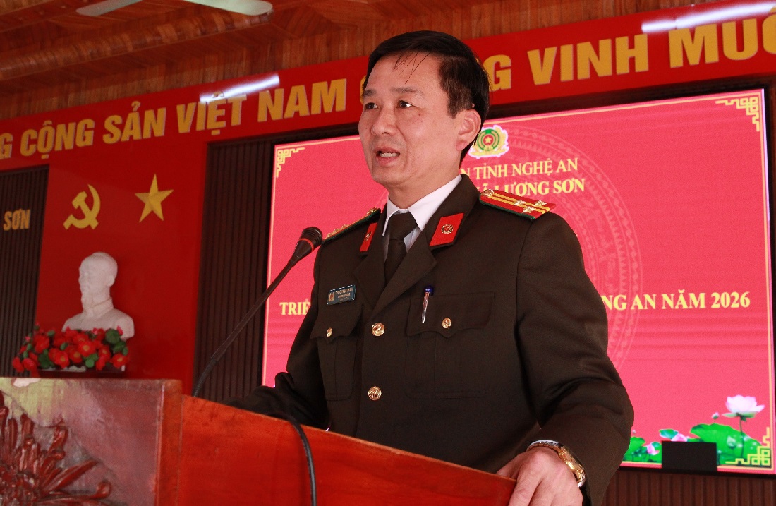 Đồng chí Thượng tá Chu Quang Thành, Phó Chủ nhiệm Ủy ban Kiểm tra Đảng ủy Công an tỉnh phát biểu tại Hội nghị