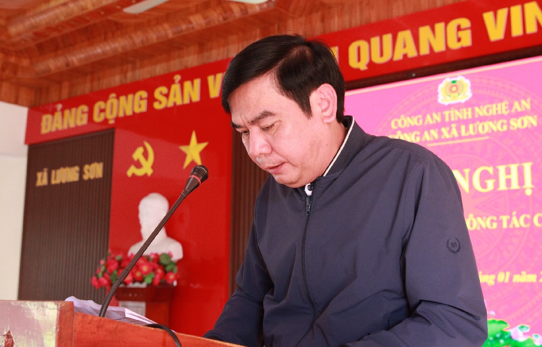 Đồng chí Trần Kim Đoàn, Phó Bí thư Đảng ủy, Chủ tịch UBND xã Lương Sơn phát biểu