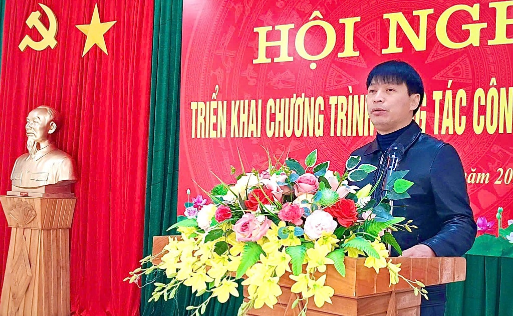 Đồng chí Nguyễn Xuân Trường, Bí thư Đảng ủy, Chủ tịch HĐND xã phát biểu chỉ đạo tại Hội nghị
