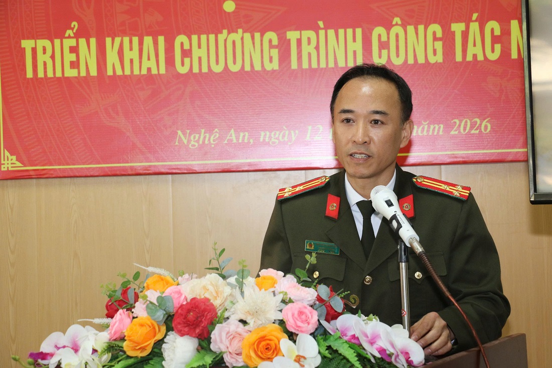 Đồng chí Thượng tá Nguyễn Trọng Tuệ, Trưởng phòng An ninh đối ngoại phát biểu tại Hội nghị