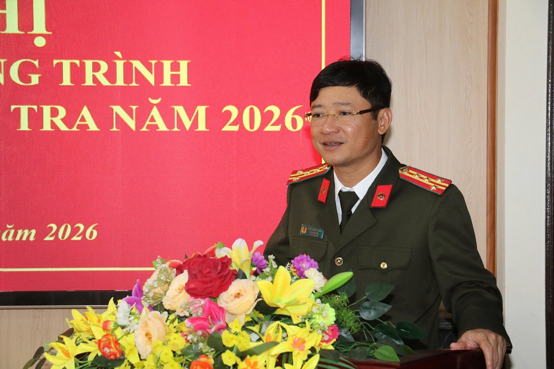 Đồng chí Đại tá Trần Ngọc Tuấn, Phó Giám đốc Công an tỉnh phát biểu chỉ đạo tại Hội nghị