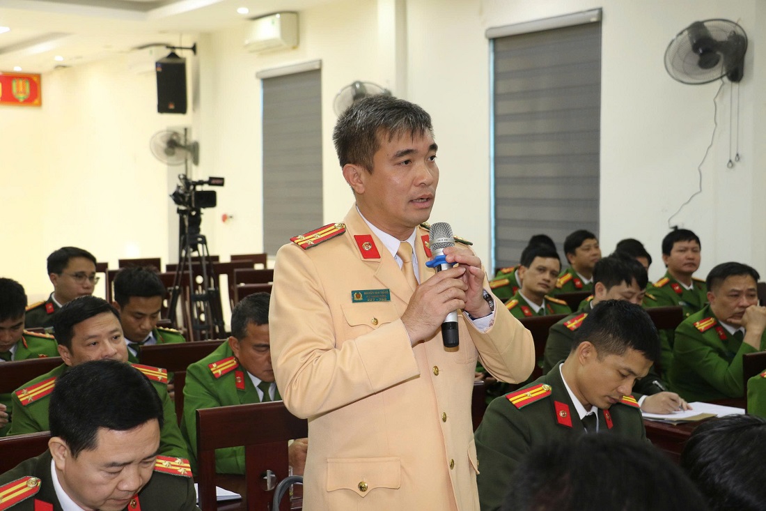 Đại diện Lãnh đạo một số phòng phát biểu tại Hội nghị