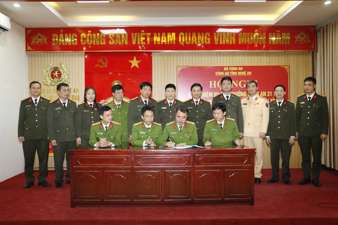 Ký kết giao ước thi đua