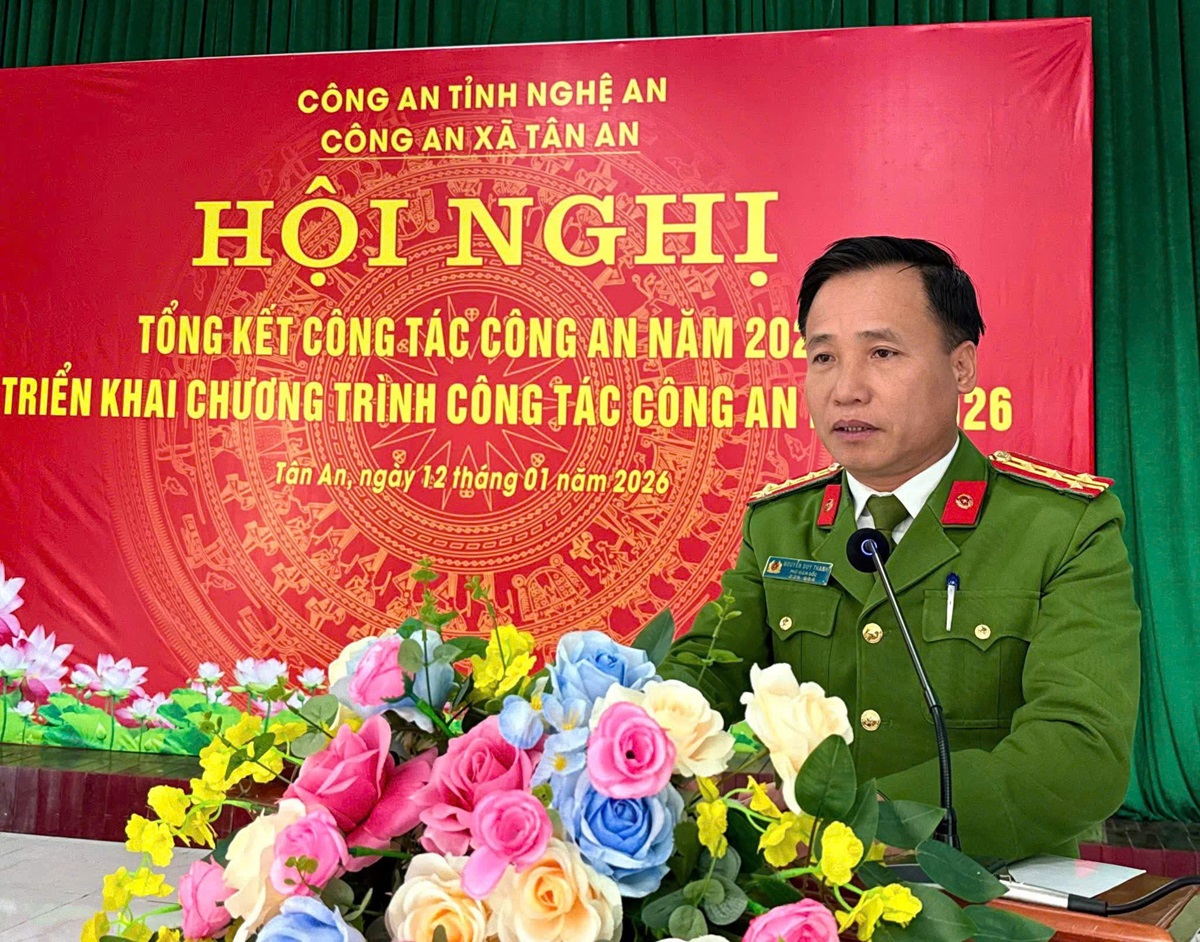 Đồng chí Đại tá Nguyễn Duy Thanh - Ủy viên Ban Thường vụ Đảng uỷ, Phó Giám đốc Công an tỉnh phát biểu chỉ đạo tại Hội nghị