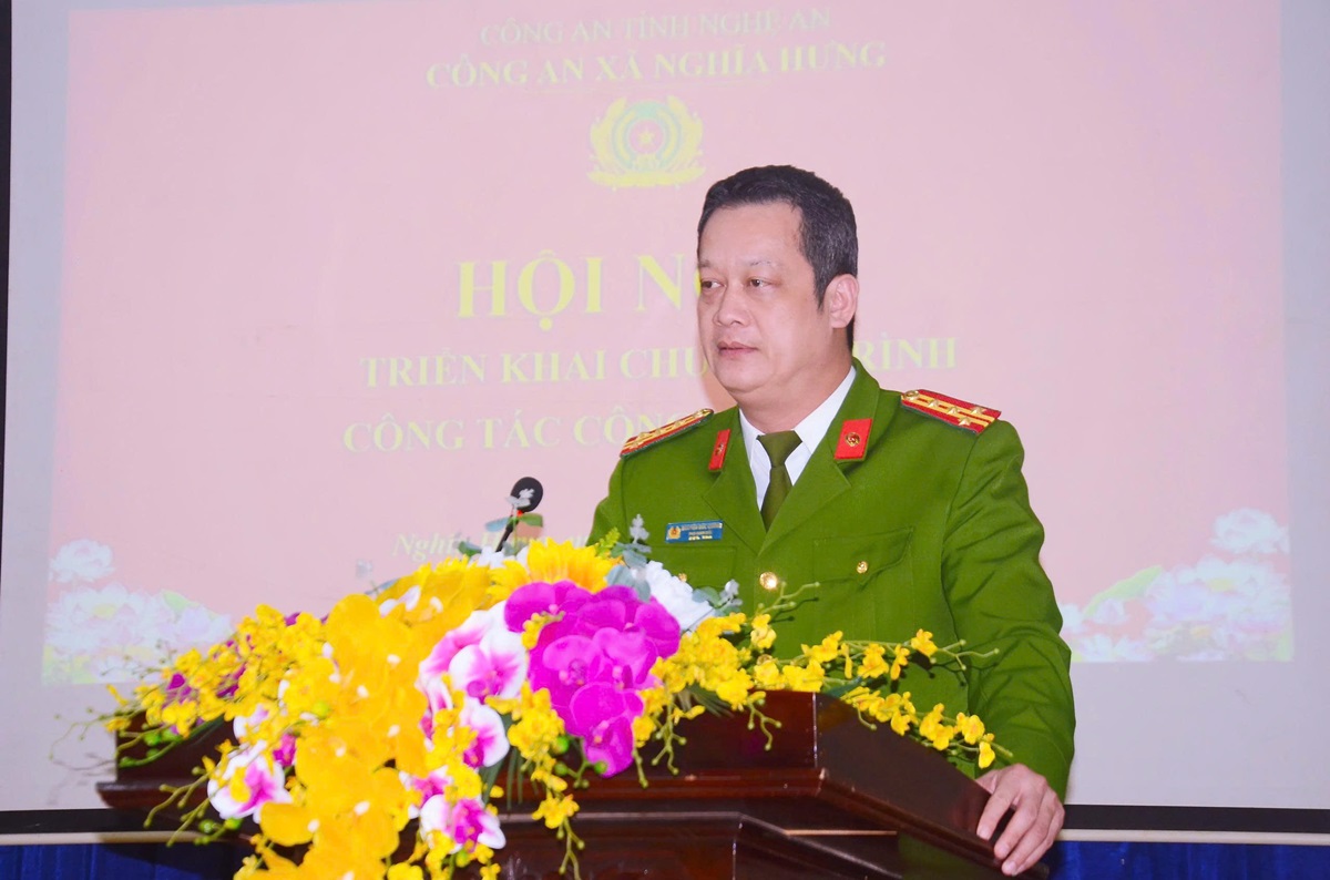 Đồng chí Đại tá Nguyễn Đức Cường – Ủy viên Ban Thường vụ Đảng ủy, Phó Giám đốc Công an tỉnh phát biểu chỉ đạo tại Hội nghị