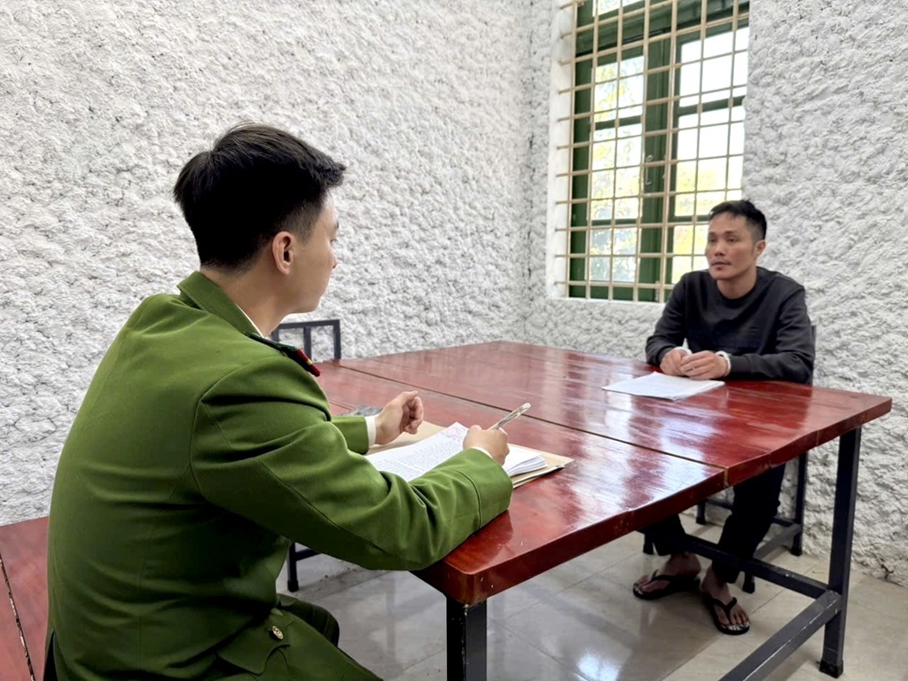 Công an xã Đông Lộc làm việc với đối tượng Nguyễn Văn Tài
