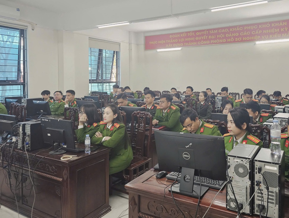 Tổ chức tập huấn cho 130 Công an cấp xã và 11 phòng nghiệp vụ