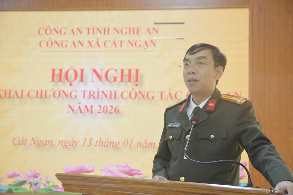 Đồng chí Thượng tá Tạ Đình Tuấn, Trưởng phòng Hậu cần Công an tỉnh phát biểu tại Hội nghị 