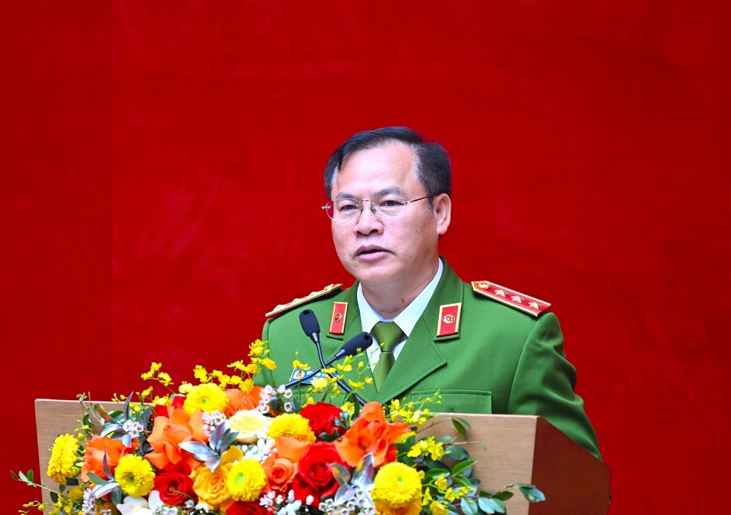 Thứ trưởng Nguyễn Văn Long phát biểu khai mạc Hội nghị.