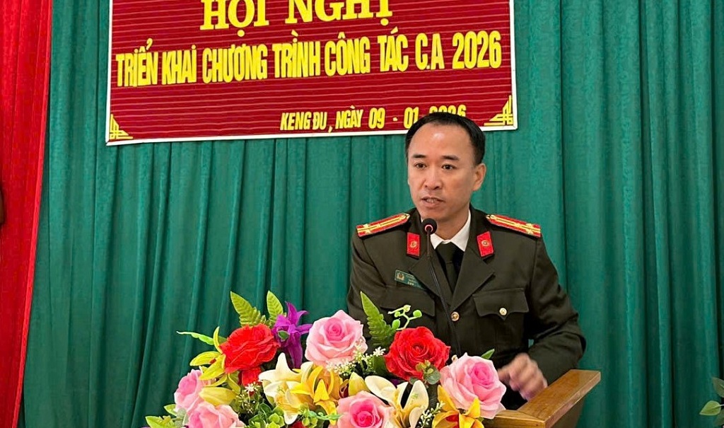 Đồng chí Thượng tá Nguyễn Trọng Tuệ - Trưởng phòng An ninh đối ngoại Công an tỉnh phát biểu tại Hội nghị