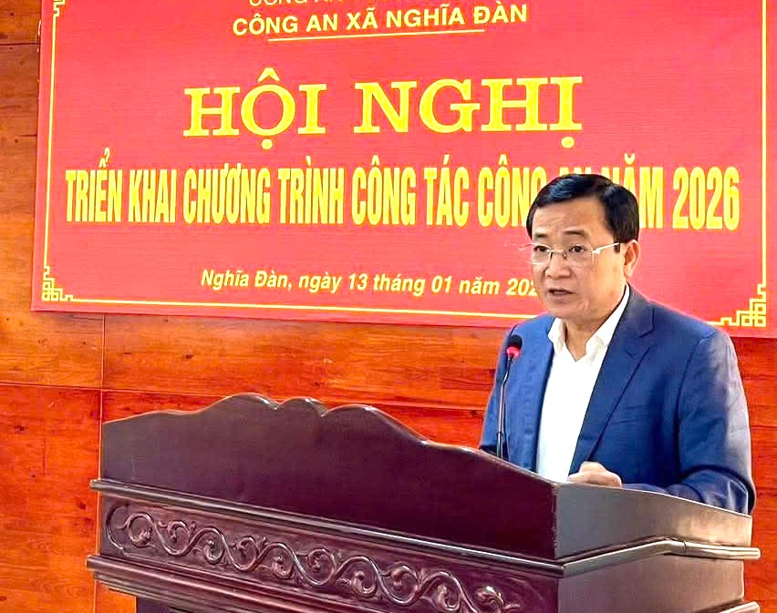 Đồng chí Phạm Chí Kiên – Bí thư Đảng ủy, Chủ tịch UBND xã Nghĩa Đàn phát biểu chỉ đạo tại Hội nghị