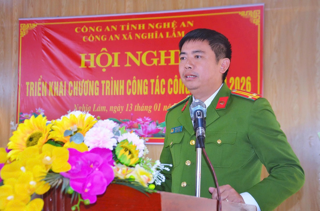 Đồng chí Trung tá Trần Văn Ngà – Trưởng Công an xã Nghĩa Lâm phát biểu tại Hội nghị