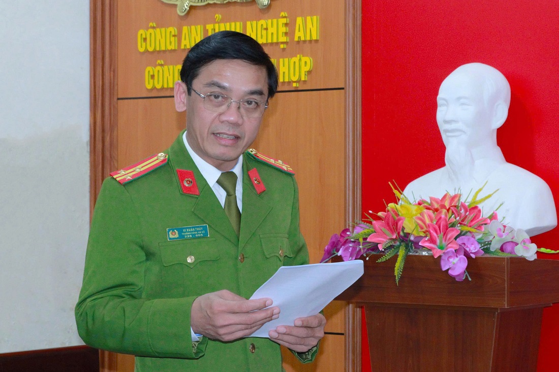 Đồng thí Thượng tá Vi Xuân Thủy – Trưởng Công an xã phát biểu tại Hội nghị