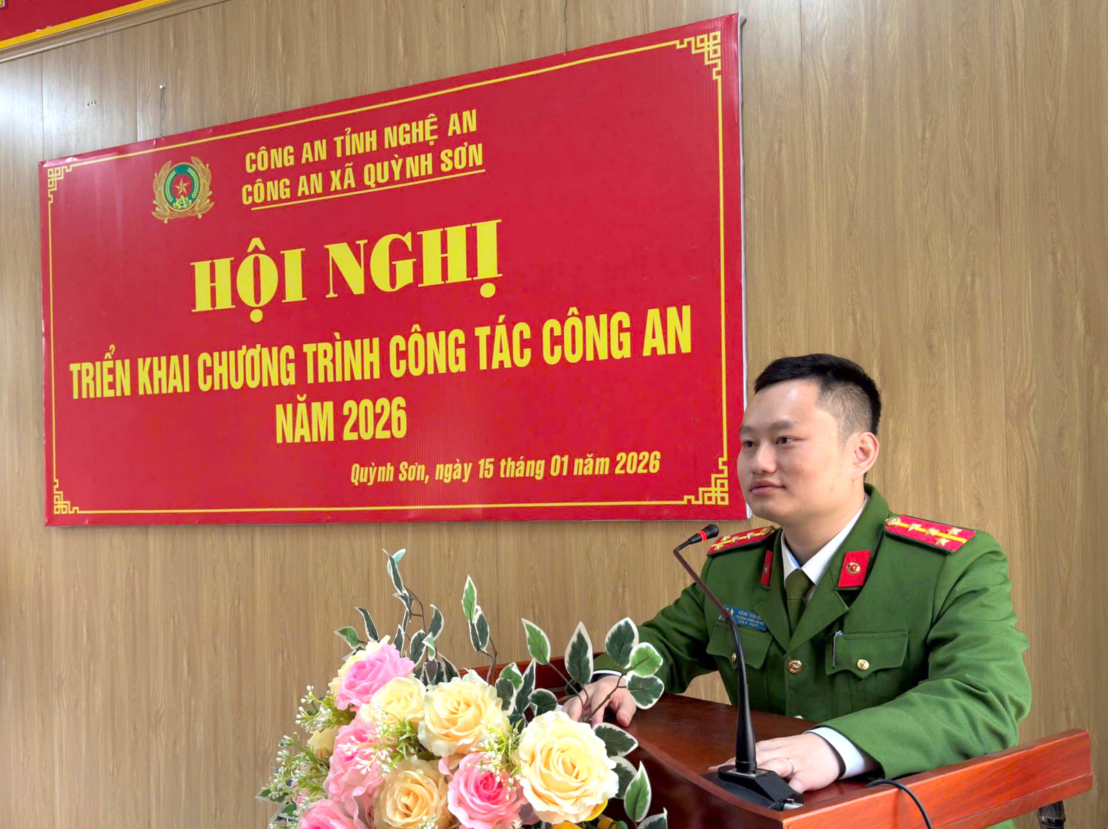 Đại úy Đặng Thái Sơn, Trưởng Công an xã Quỳnh Sơn phát biểu tại Hội nghị.