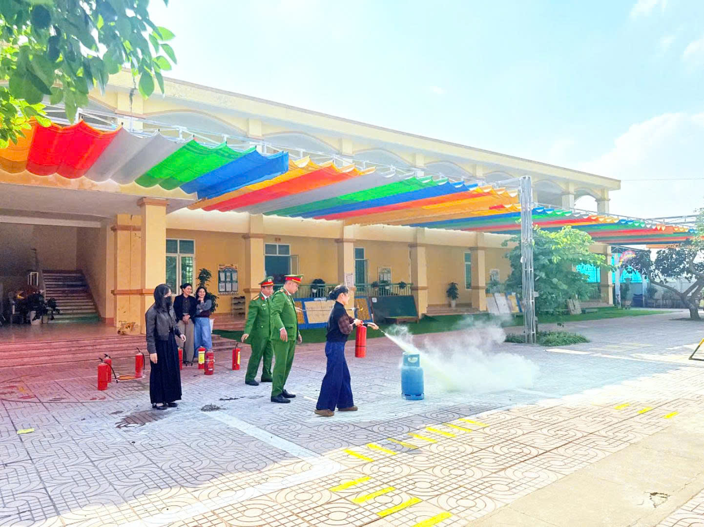 Buổi tuyên truyền kết hợp thực hành 