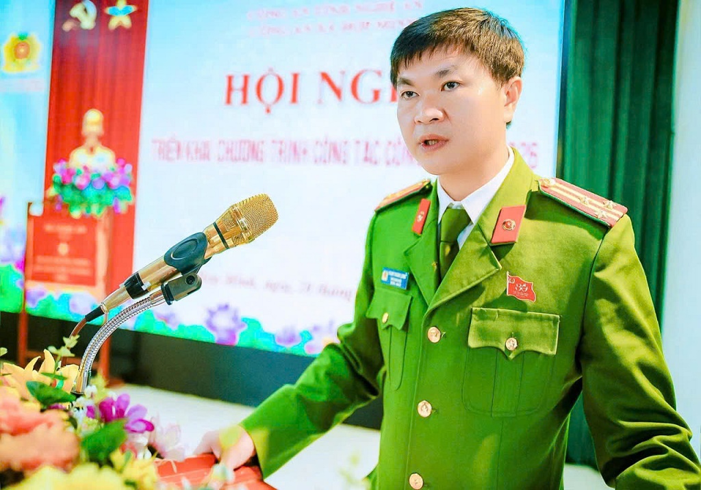 Thượng tá Phạm Thành Long, Phó Giám đốc Công an tỉnh phát biểu chỉ đạo tại Hội nghị.