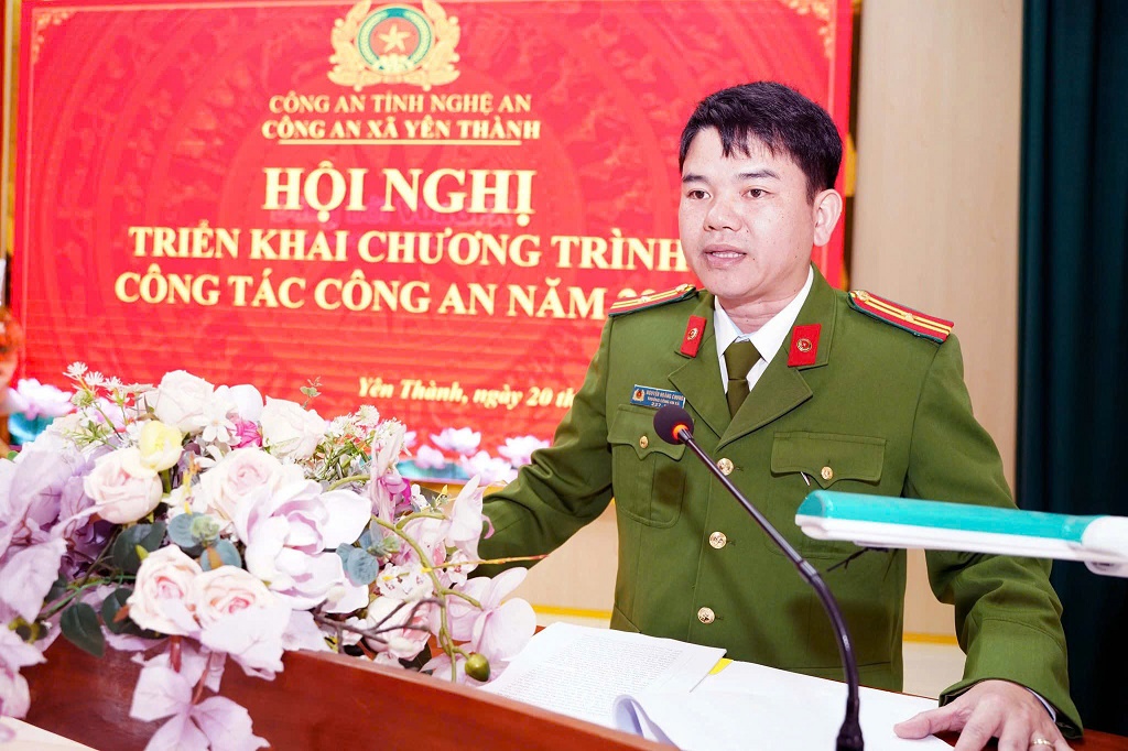 Thiếu tá Nguyễn Hoàng Chung, Trưởng Công an xã Yên Thành phát biểu tại Hội nghị