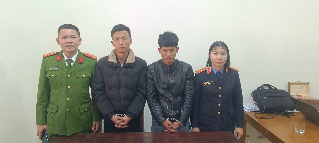 Hai đối tượng tại Cơ quan Công an