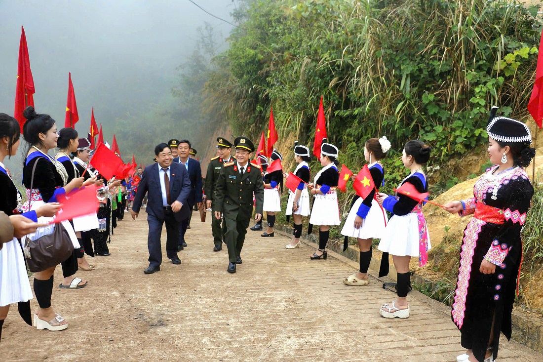 Đồng chí Đại tá Trần Ngọc Tuấn - Ủy viên Ban Thường vụ Đảng ủy, Phó Giám đốc Công an tỉnh tham dự lễ ra mắt mô hình