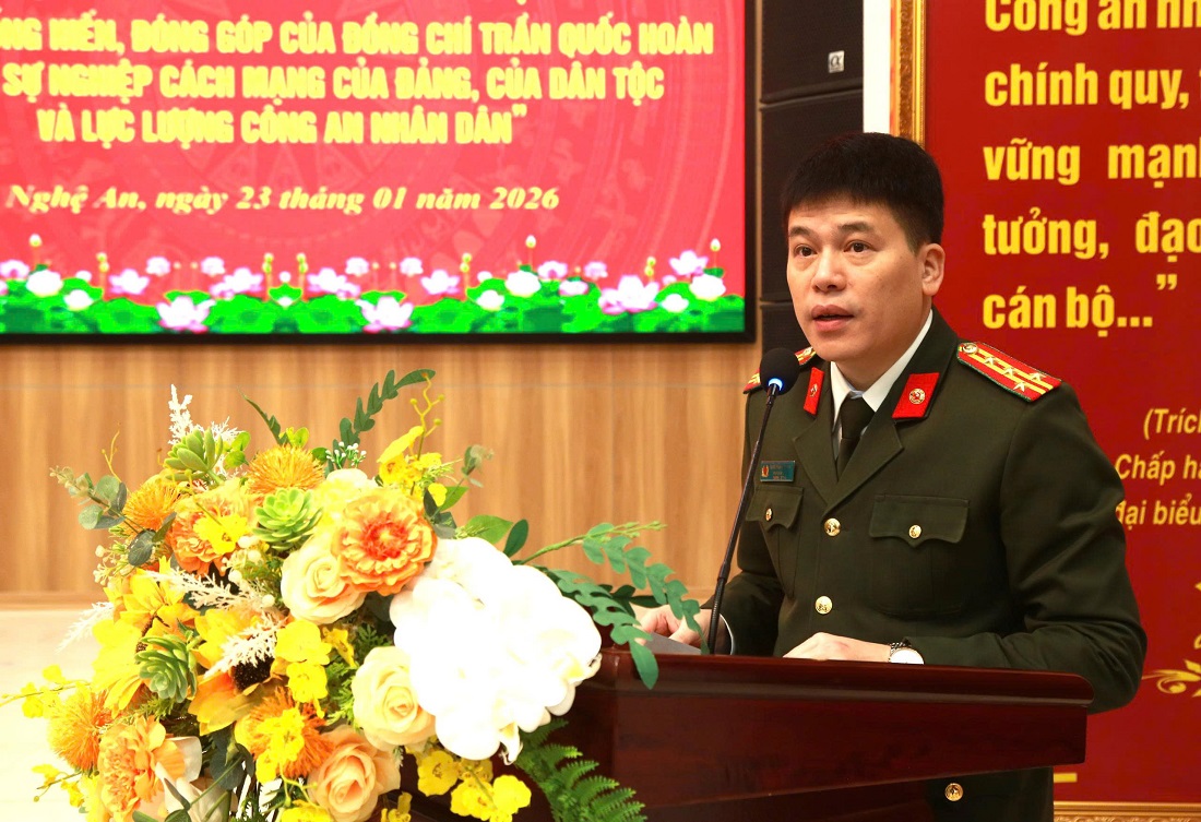 Đồng chí Đại tá – PGS.TS Trần Hồng Quang - Phó Bí thư Đảng ủy, Phó Giám đốc Công an tỉnh phát biểu tại buổi tọa đàm