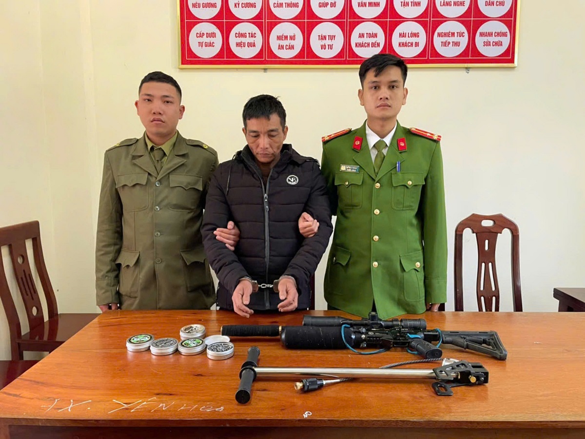 Công an xã bắt giữ đối tượng “Tàng trữ trái phép vũ khí quân dụng”