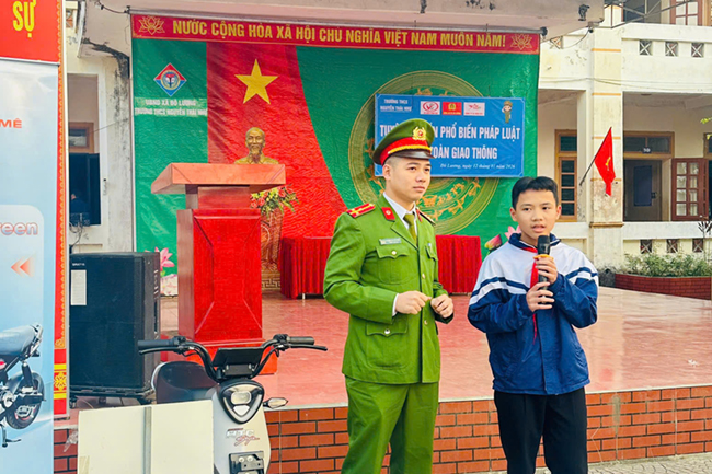 Học sinh hưởng ứng tích cực buổi tuyên truyền