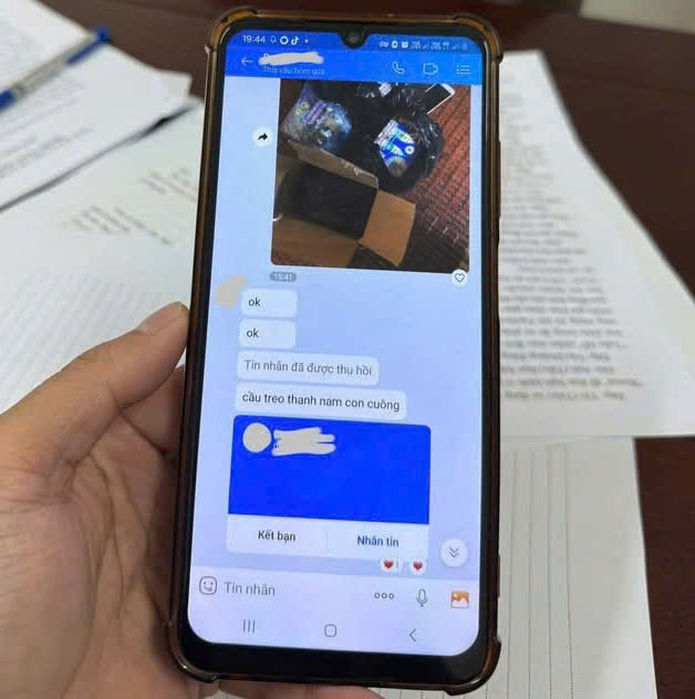 Tin nhắn đối tượng giao dịch mua bán pháo hoa