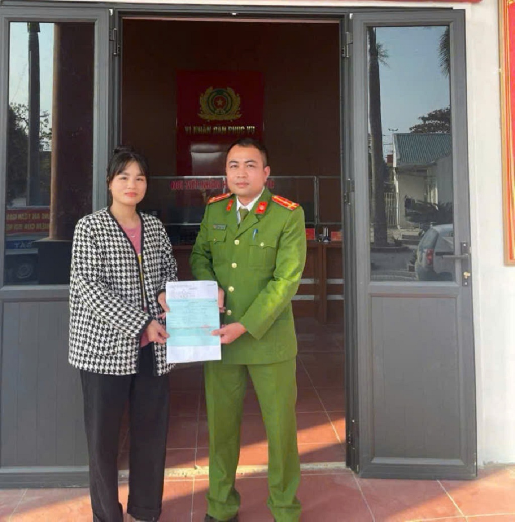 Chị Trần Thị Nguyệt trình báo tại cơ quan Công an