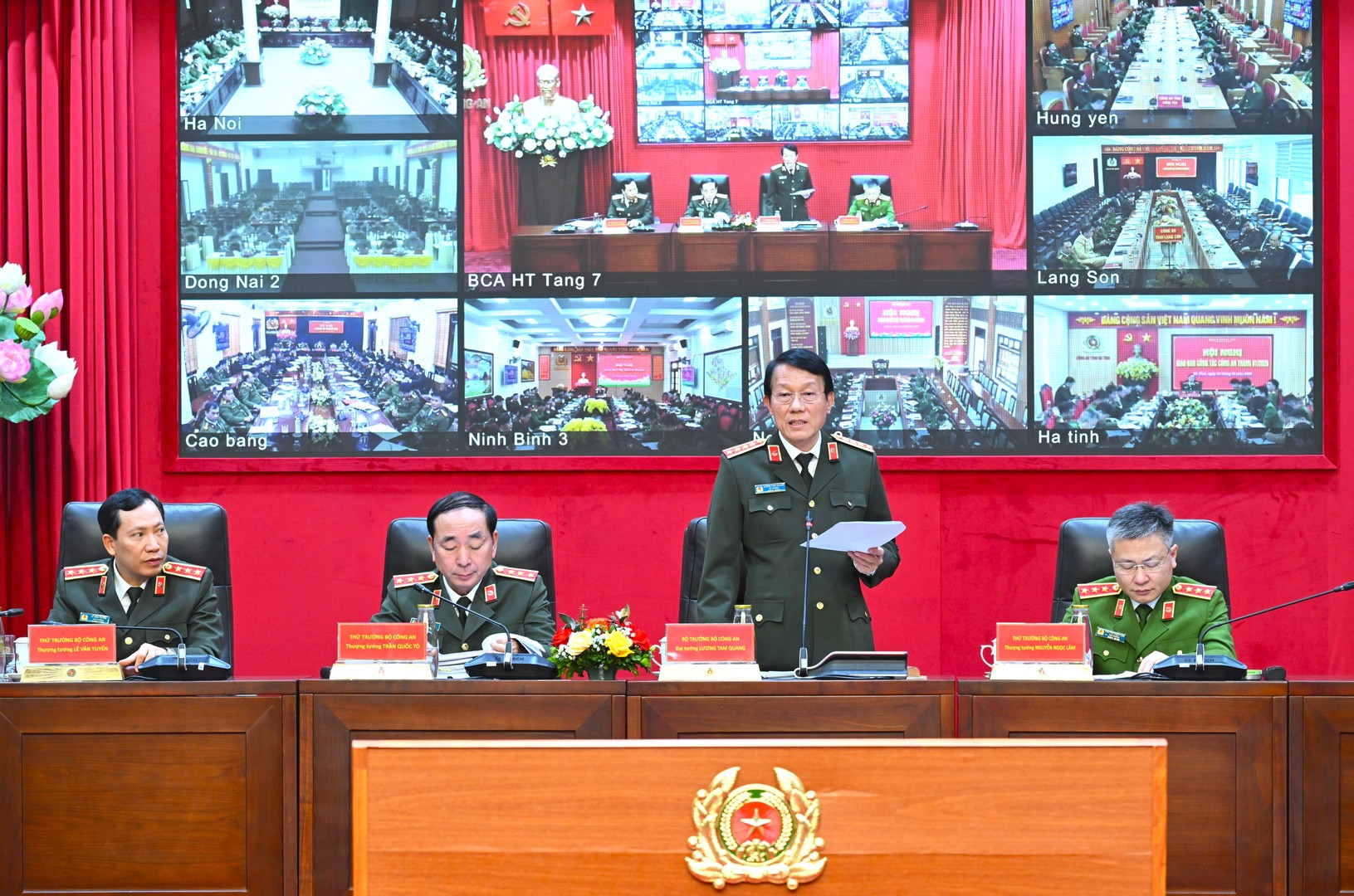 Đồng chí Đại tướng Lương Tam Quang, Ủy viên Bộ Chính trị, Bí thư Đảng ủy Công an Trung ương, Bộ trưởng Bộ Công an phát biểu chỉ đạo tại Hội nghị