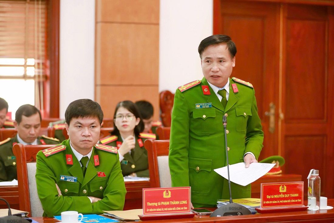 Đồng chí Đại tá Nguyễn Duy Thanh, Phó Giám đốc, Thủ trưởng Cơ quan Cảnh sát điều tra Công an tỉnh phát biểu tại Hội nghị