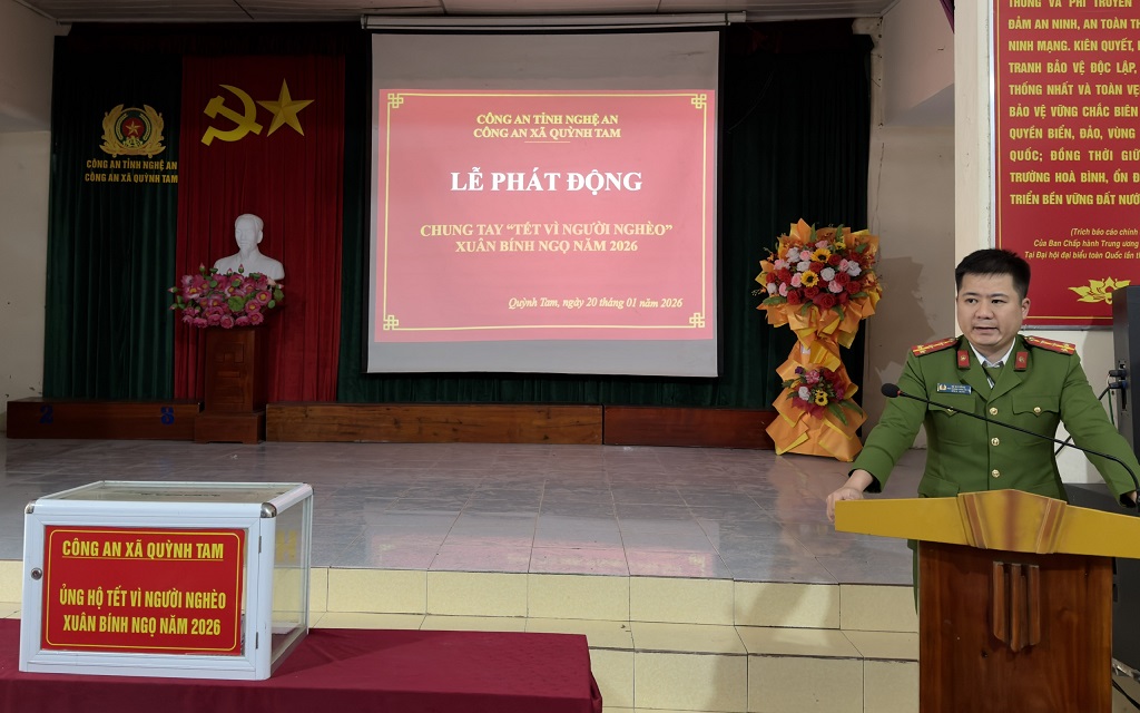 Đại diện Công an xã phát biểu tại buổi lễ