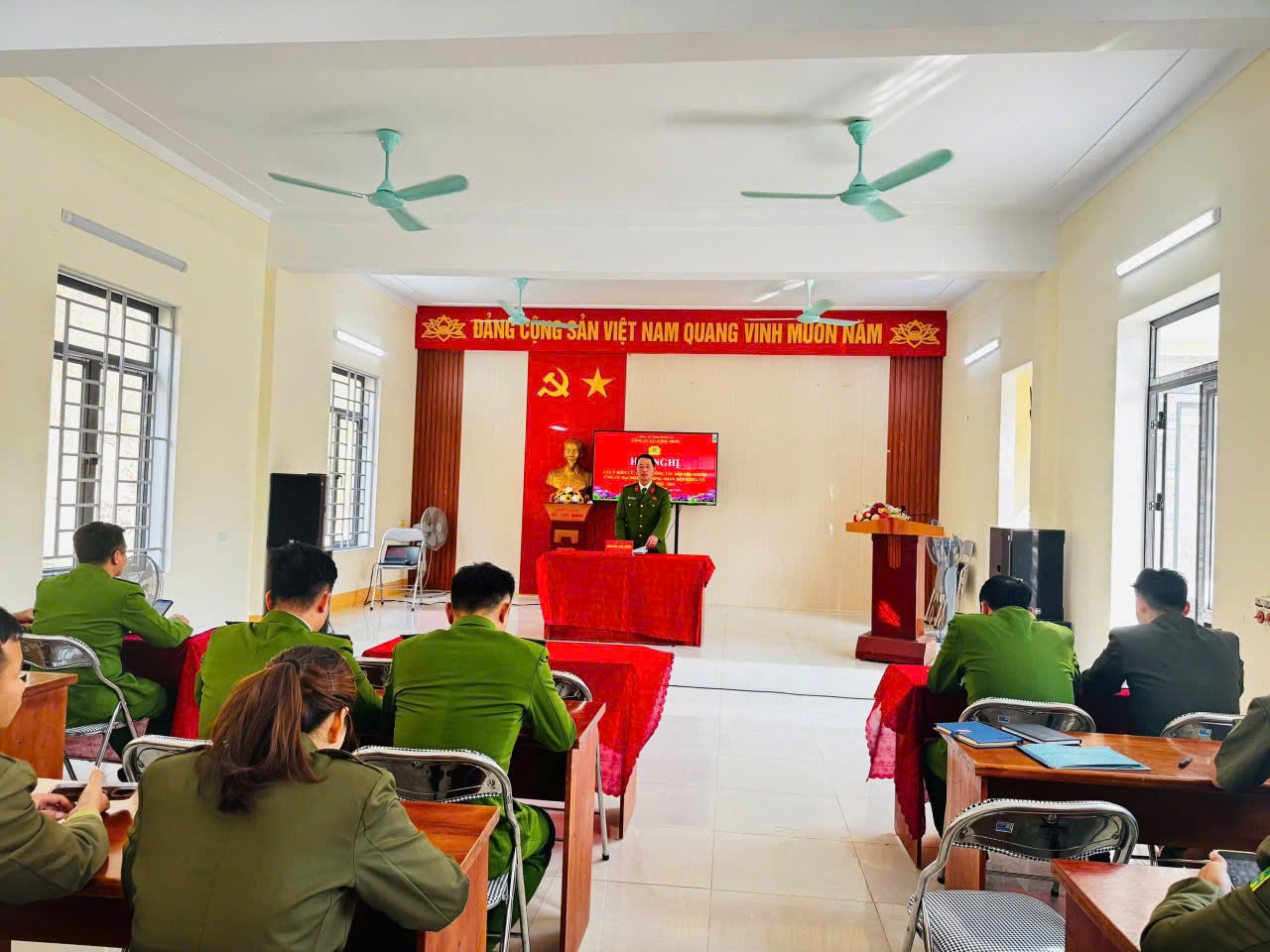 Công an xã Lượng Minh tổ chức Hội nghị lấy ý kiến cử tri nơi công tác