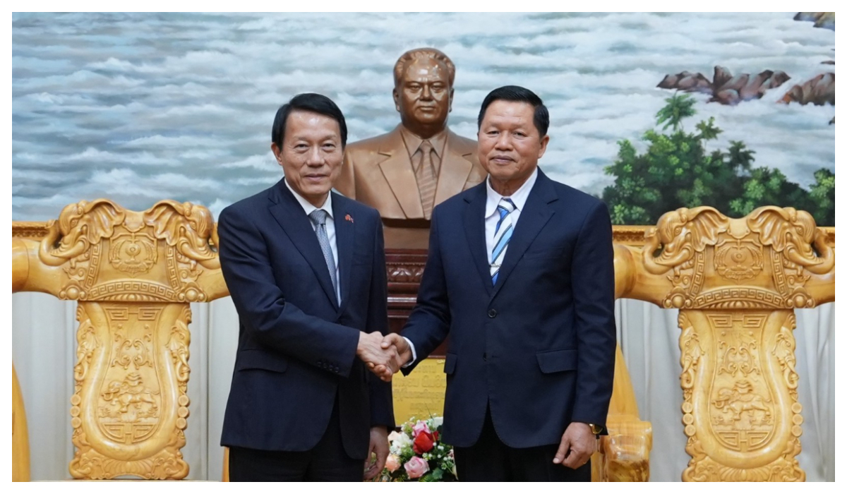 Bộ trưởng Lương Tam Quang gặp song phương Bộ trưởng Bộ Công an Lào