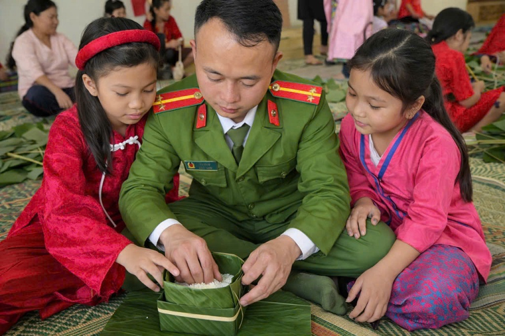 Chi đoàn Công an xã Hữu Kiệm phối hợp tổ chức 